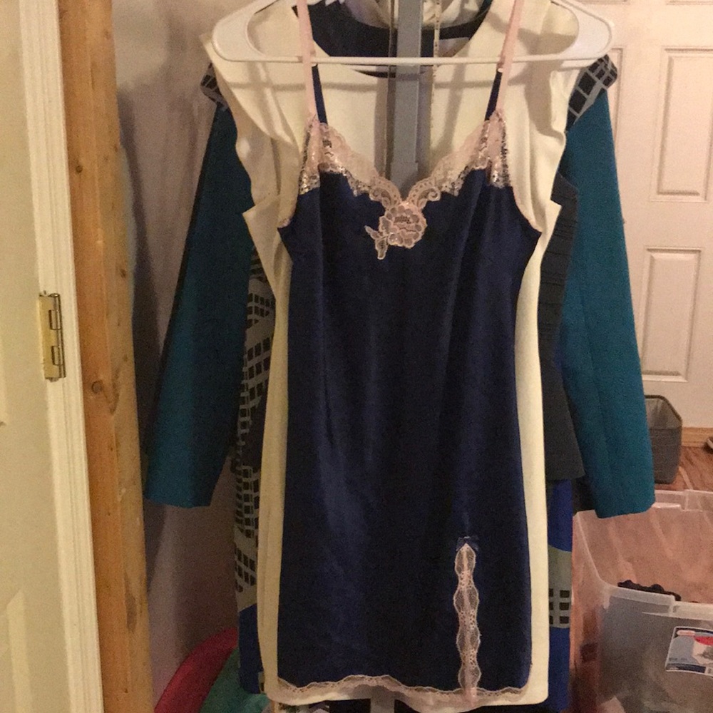 Navy slip